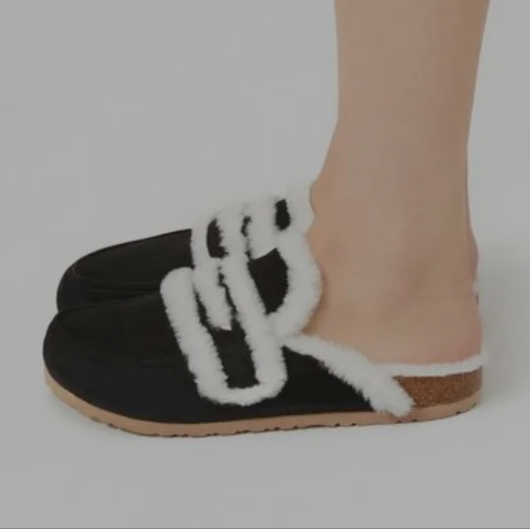 Forever 21 | faux fur suede mules - Picture 6 of 7